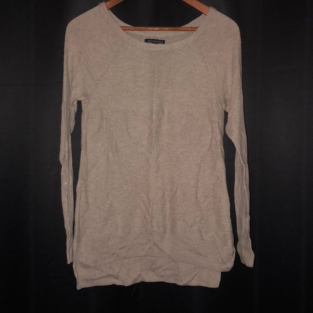 American Eagle gray top